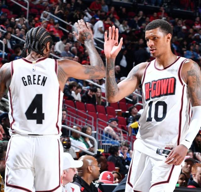 三人被罚下 最多落后25分！火箭神奇逆转坚守西二