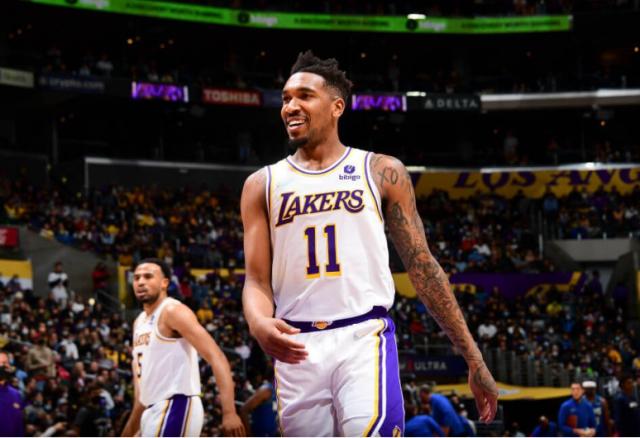 开云官方下载-第四节4中4独得11分 蒙克状态大热激活湖人进攻